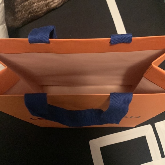 Tall Louis Vuitton shopping bag - Picture 3 of 3